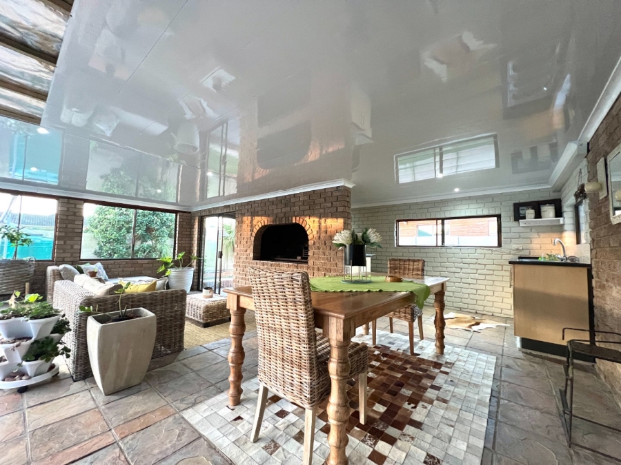4 Bedroom Property for Sale in Walmer Downs Eastern Cape